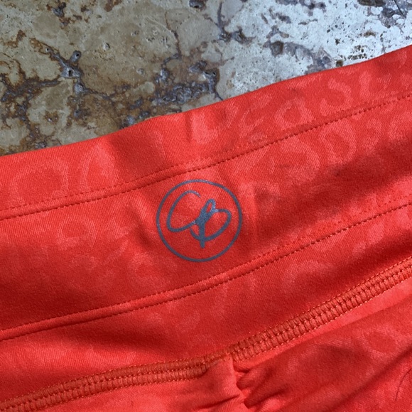 Scrumchie bottom fitness shorts small - Picture 6 of 11